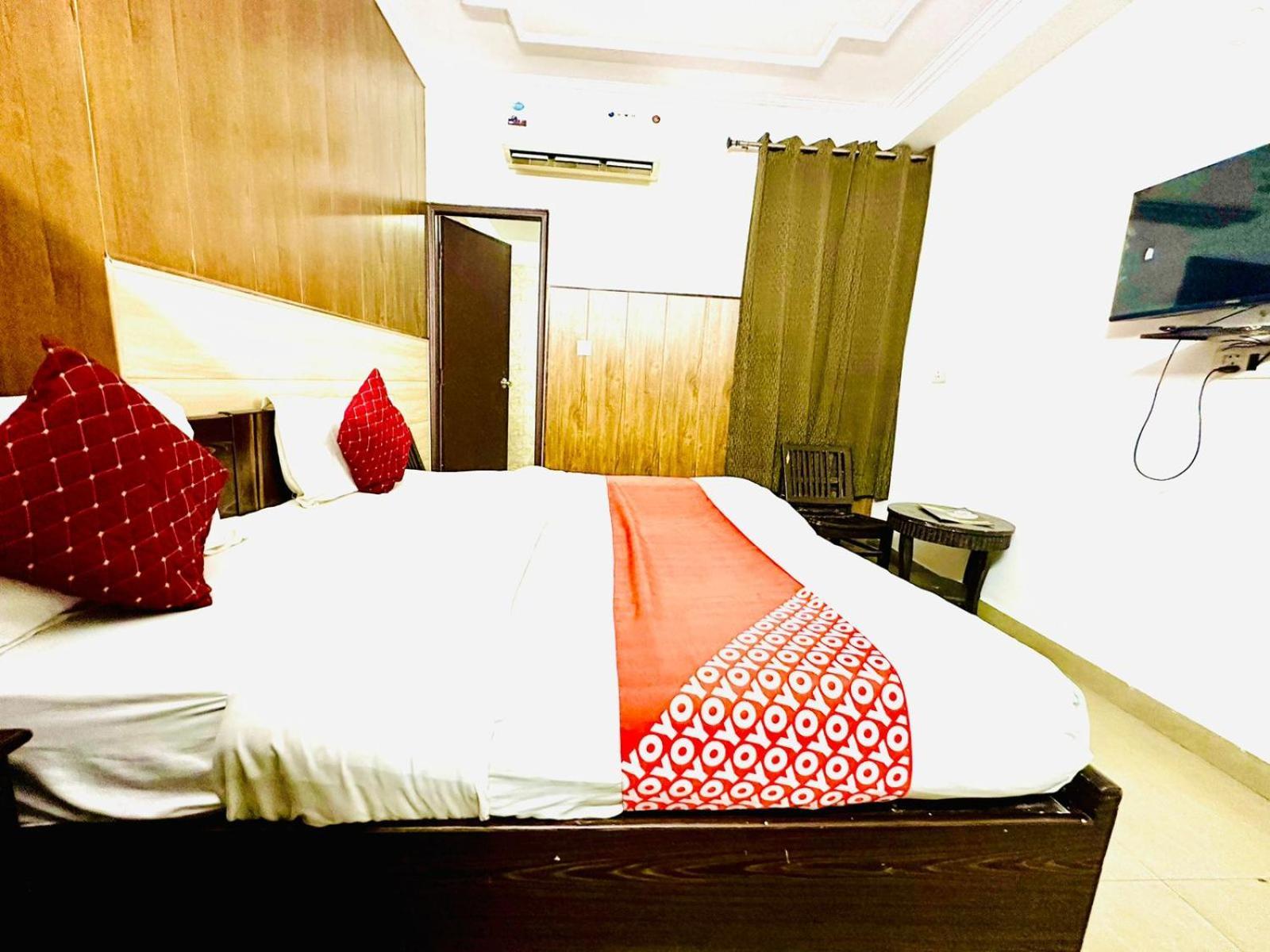 Hotel Galaxy Inn Near Delhi International Airport New Delhi Buitenkant foto