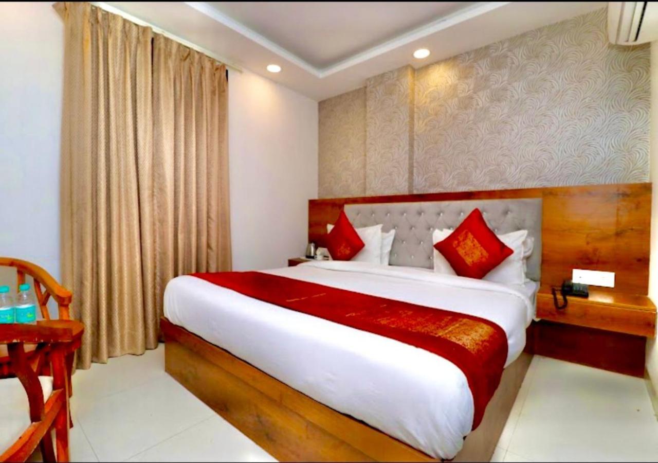 Hotel Galaxy Inn Near Delhi International Airport New Delhi Buitenkant foto