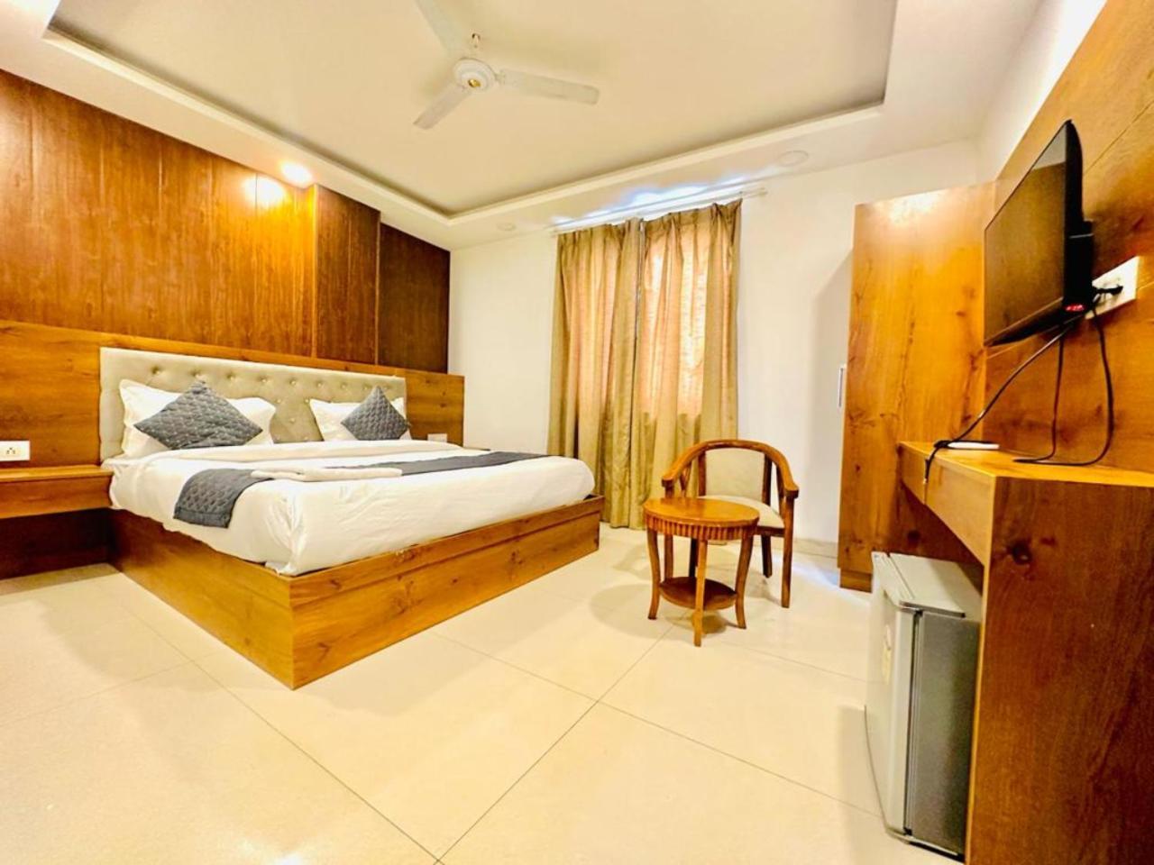 Hotel Galaxy Inn Near Delhi International Airport New Delhi Buitenkant foto