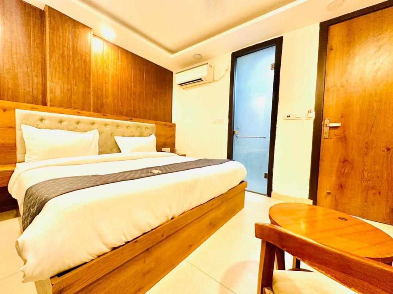 Hotel Galaxy Inn Near Delhi International Airport New Delhi Buitenkant foto