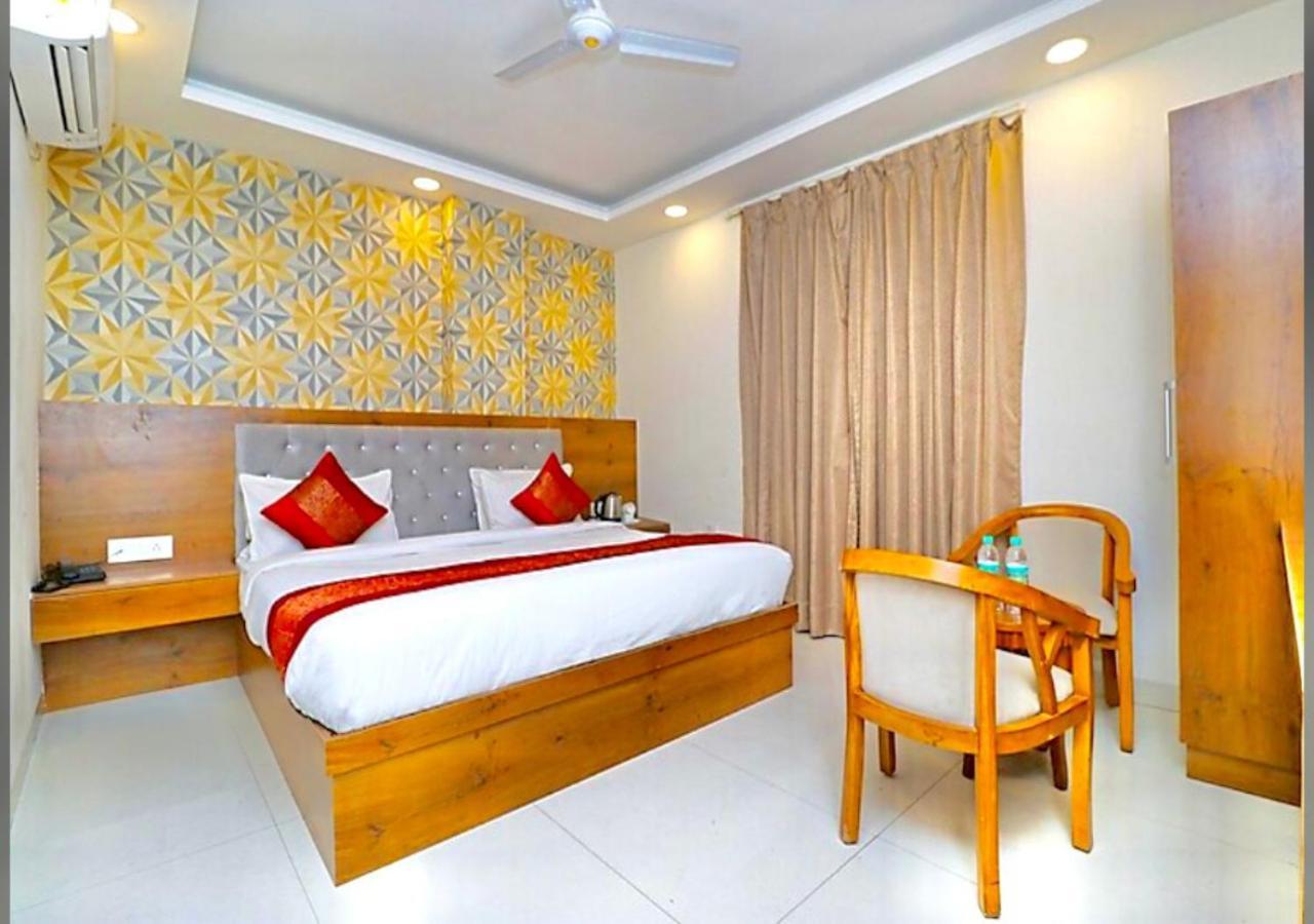 Hotel Galaxy Inn Near Delhi International Airport New Delhi Buitenkant foto